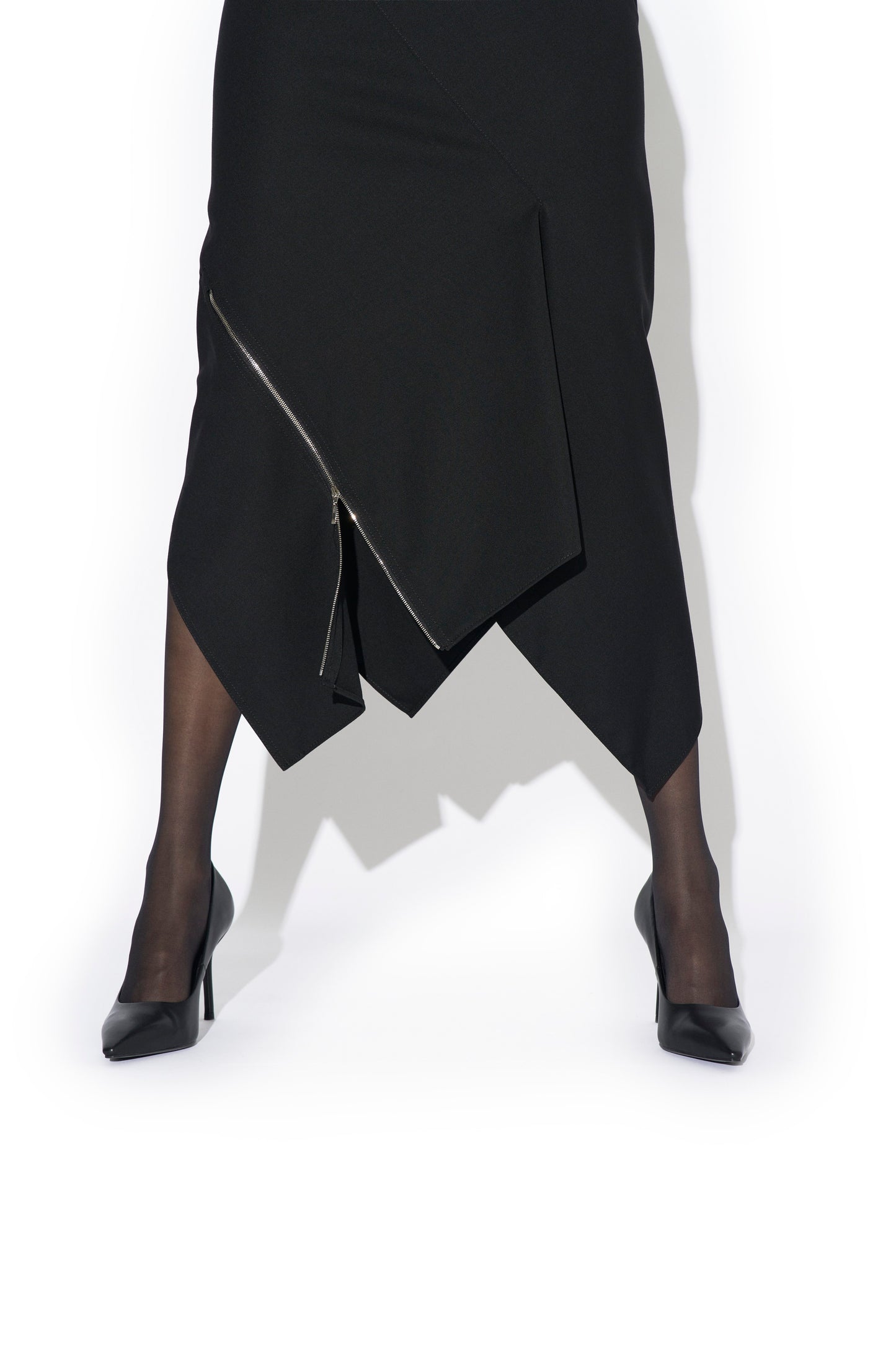 COMPACT WOOL TWILL SPIRAL SEAMED ZIPPED SKIRT