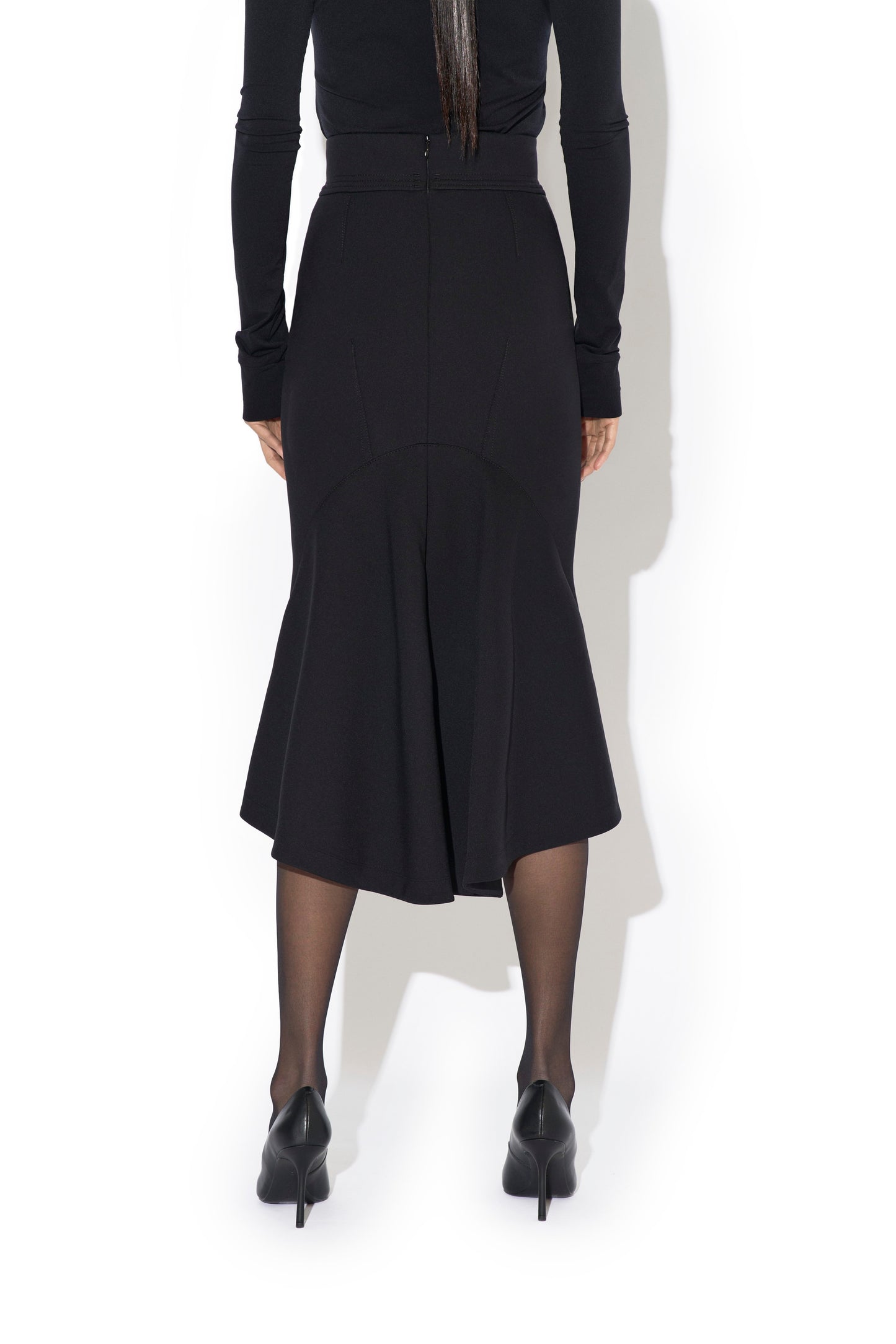 BODY TAILORING HIP HUGGING BACK FLARE SKIRT